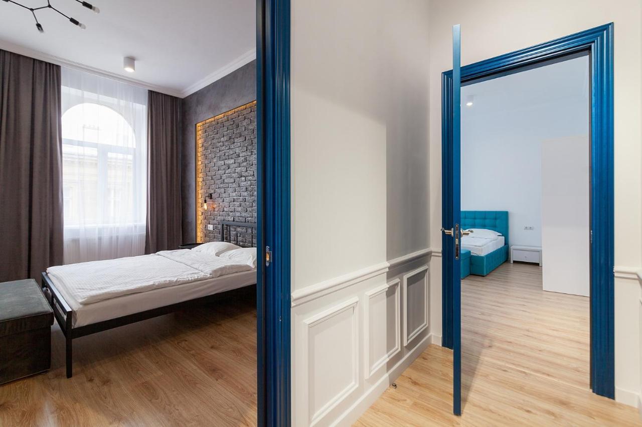 Leogrand Three Bedrooms Vip Apartments On Kniazia Romana 12 Lviv Luaran gambar