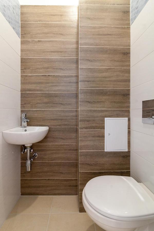 Leogrand Three Bedrooms Vip Apartments On Kniazia Romana 12 Lviv Luaran gambar